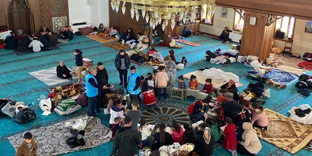 Depremden etkilenen çocuklara camilerde psikososyal destek! Diyanet duyurdu