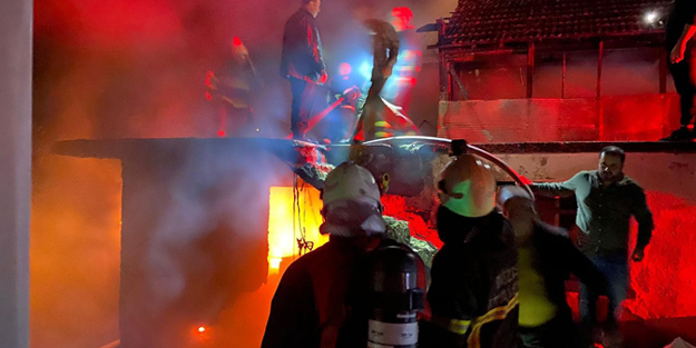 Depremden kurtardığı eşyalarını yangından kurtaramadı!