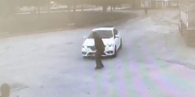 Depremden sağ çıktı! Husumetlisinden kaçamadı