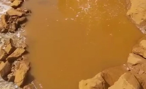 Depremden sonra bu hale geldi! Kaynak suyunu görenler şaştı kaldı