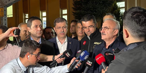 Depreme canlı yayında yakalandılar