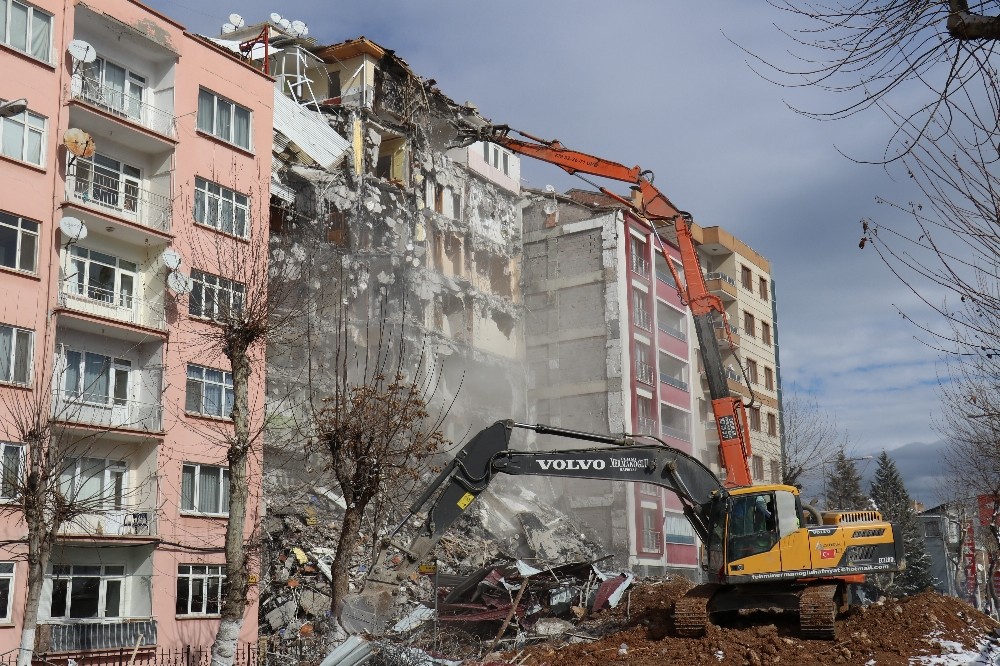 Depremin bilançosu artıyor 