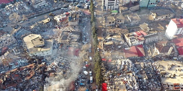 Depremin hava görüntüleri dayanılır gibi değil