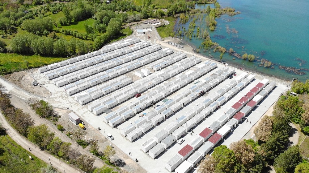 Depremin merkezi Sivrice’de Konteyner kentte yaşam 
