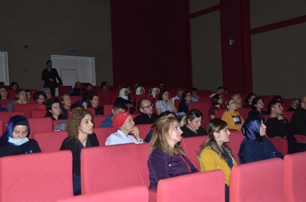 “Depremin Psikolojik Etkileri ve Deprem Tedbirleri” semineri düzenlendi 