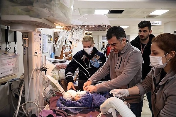 Depremin sembolü oldular! Ömer ve Umut'tan haber var