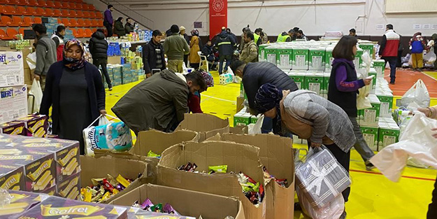 Depremin vurduğu Adıyaman'da ilk sosyal market açıldı