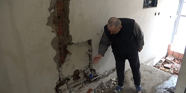 Depremzede aileye yuva olacak evi kullanılamaz hale getirdiler!