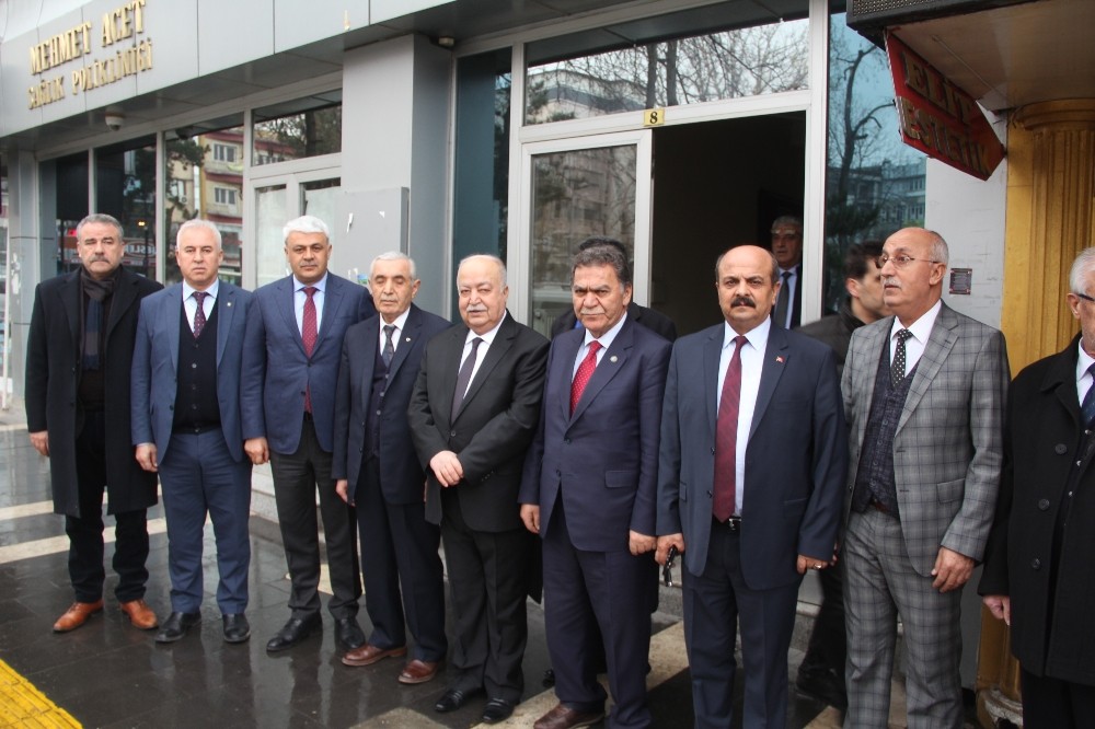 Depremzede esnafa borç müjdesi 