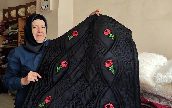 Depremzede kadın 15 kişiye iş imkanı sağlıyor