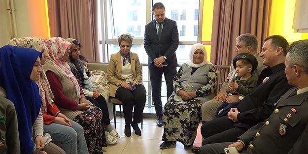 Depremzede şehit ağabeyi: Kendilerini bilmezler devlete atıp tuttu!