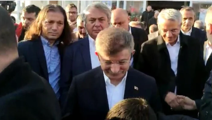 Depremzededen Davutoğlu'na şok tepki! Yakıştıramadık