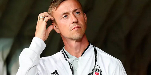 Depremzedeler için dev maç! Guti ve Carlos devrede...