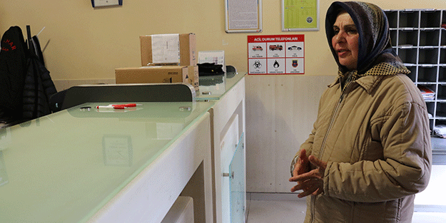 Depremzedeler için gönderilen montun cebinden bakın ne çıkıt! 'Hem sevindim hemde süzüldüm'