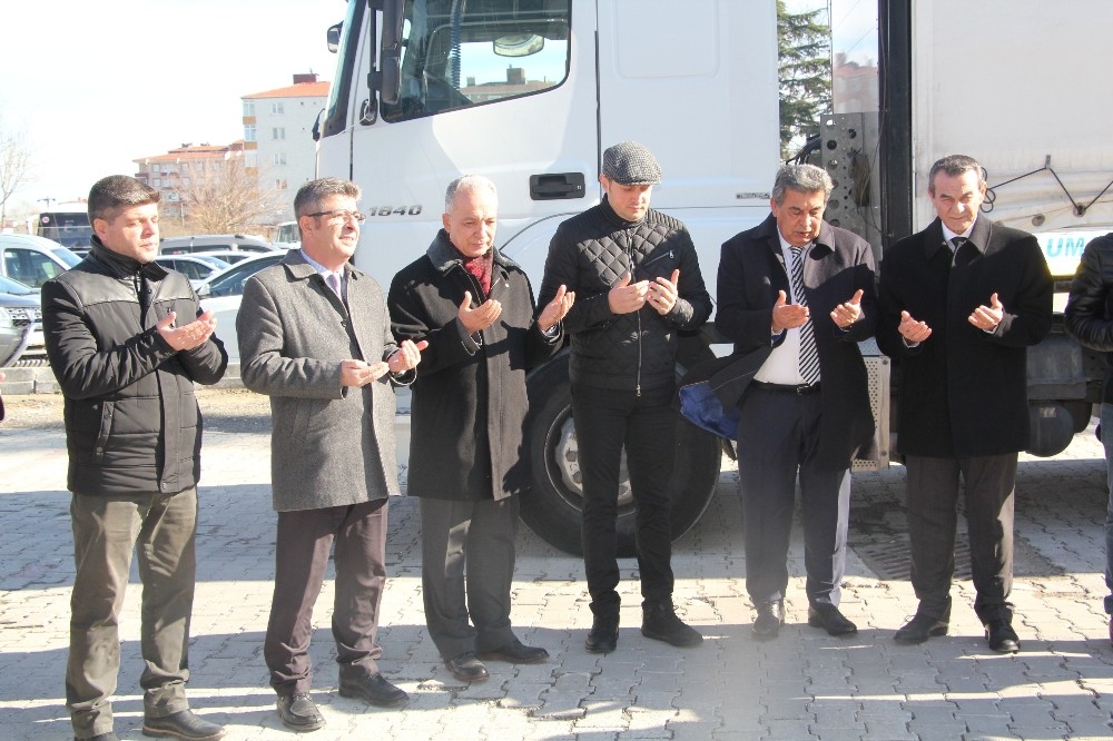 Depremzedeler için ikinci tır yola çıktı 