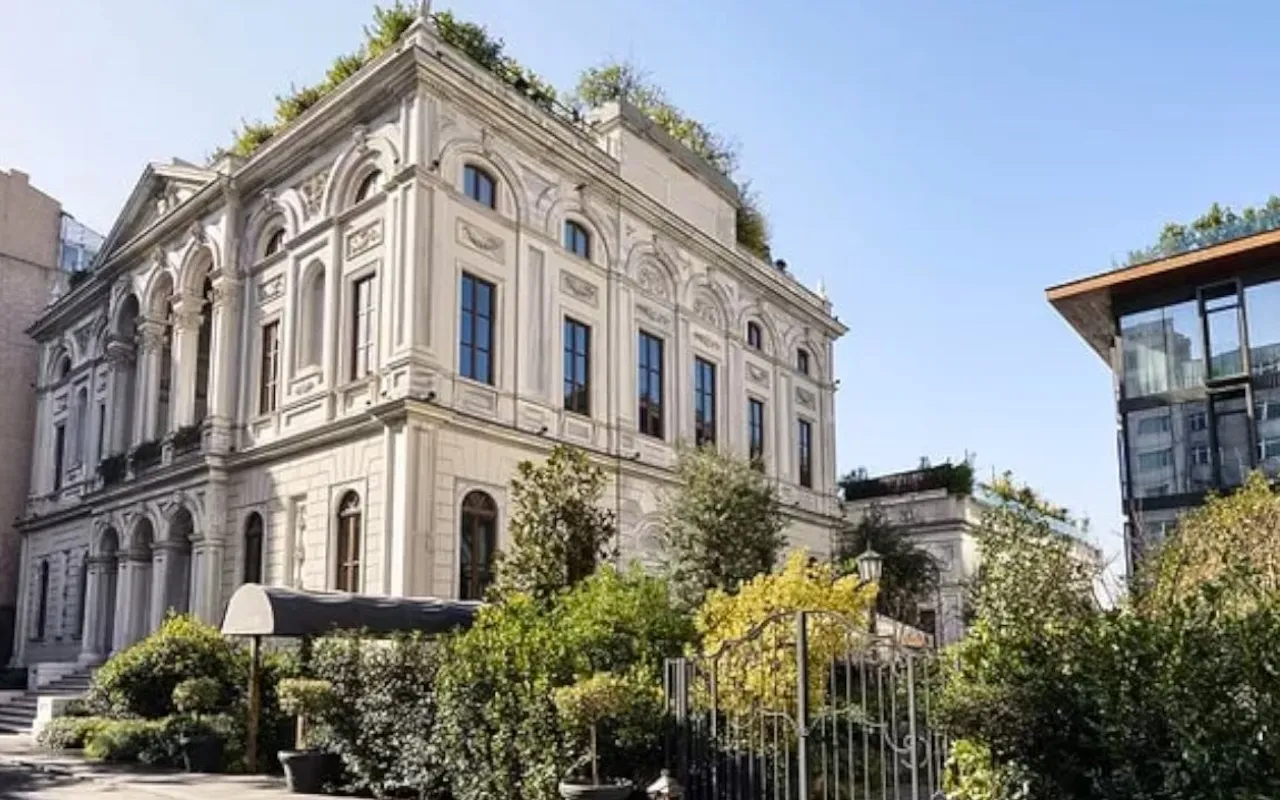 Depremzedeler için tuhaf yardım kampanyası! Şu terbiyesizliğe bakın