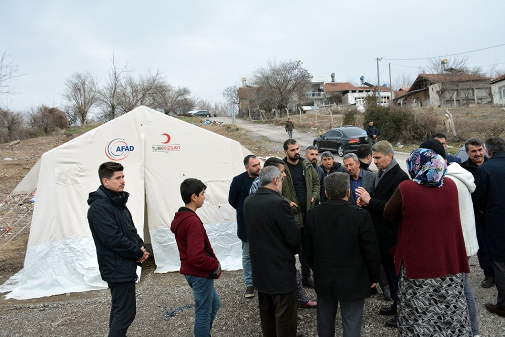 Depremzedeler, konteyner kente davet edildi 