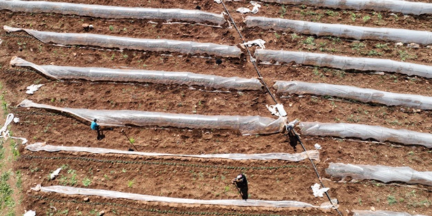 Depremzedeler ve oruçlular! Üretimi sürdürüyorlar