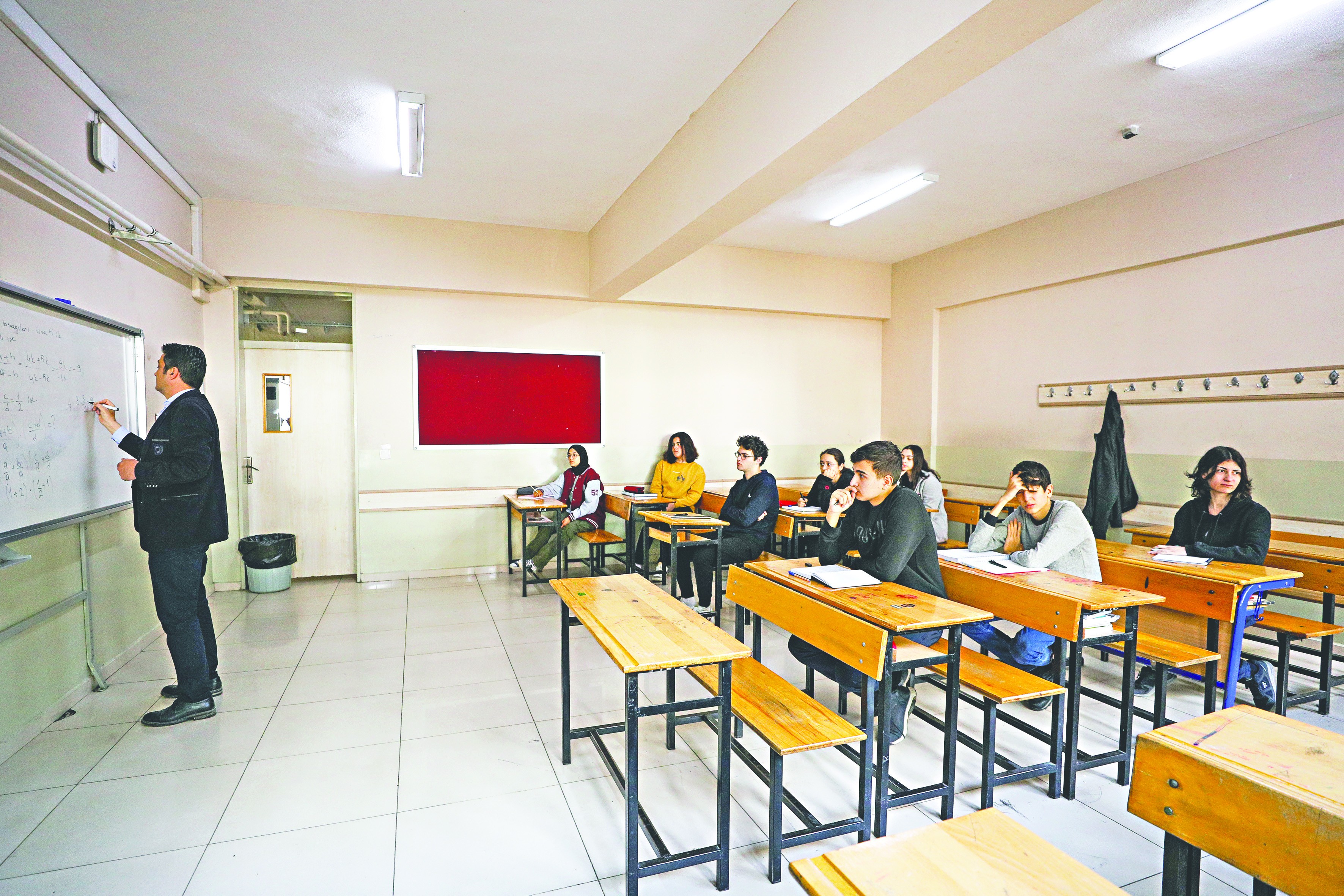 Depremzedelere gönüllü ders