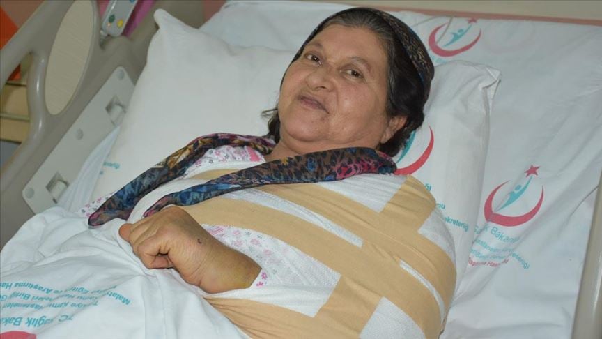 Depremzedelerin yaraları sarılıyor