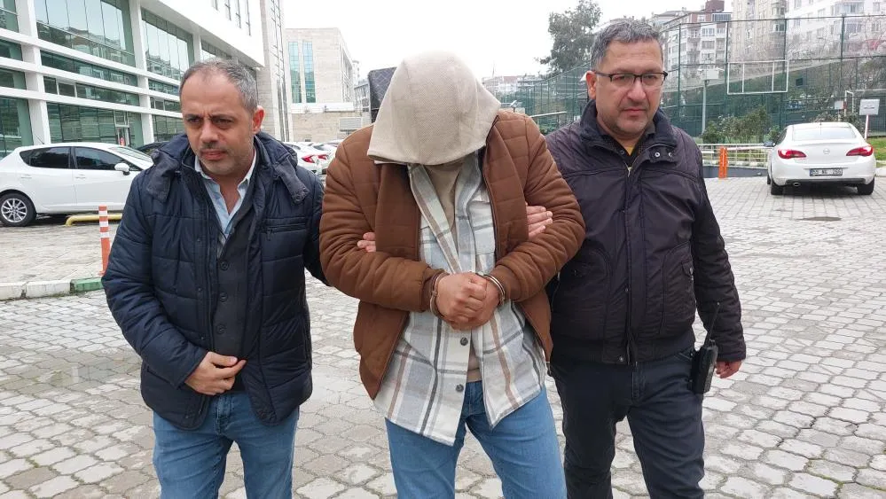Depremzedenin bileziklerini çalıp sattı! Eski mesleği herkesi şok etti