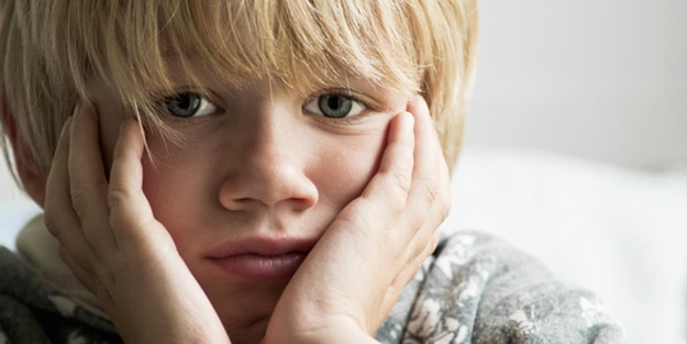 Depresyona giren çocuk arkadaşları ile iletişim kuramıyor