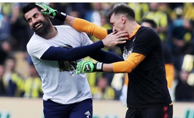 Derbi öncesi dostluk havası!