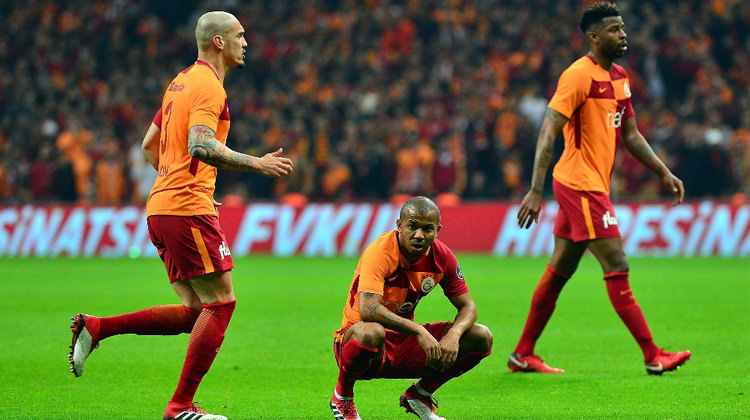 Derbi öncesi Galatasaray'a şok!