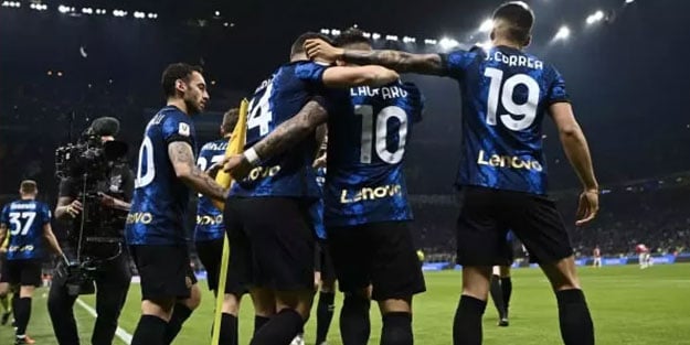 Derbide Inter Milan'ı yıktı