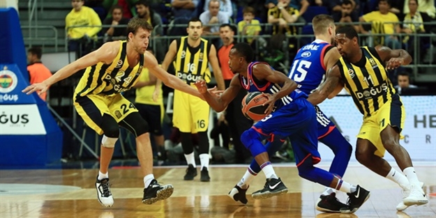 Türk derbisinde kazanan Fenerbahçe oldu