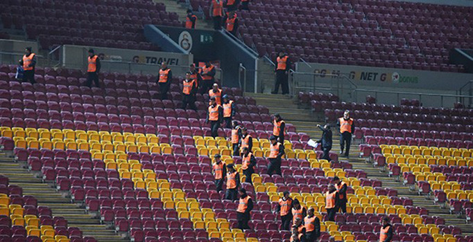 Derbi'de koltuk koltuk bomba arandı