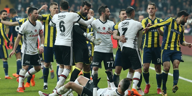 Derbide ortalık karıştı! Yumruklar konuştu