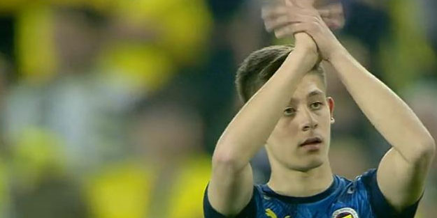 Derbide 'Türk Messi' pankartı