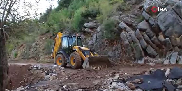 Dere yatağı tersine aktı mahalleli korku dolu anları anlattı: Sabaha kadar Allah'a yalvardık