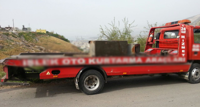 Dereden çıkarılan kasanın içinden 100 bin TL çıktı