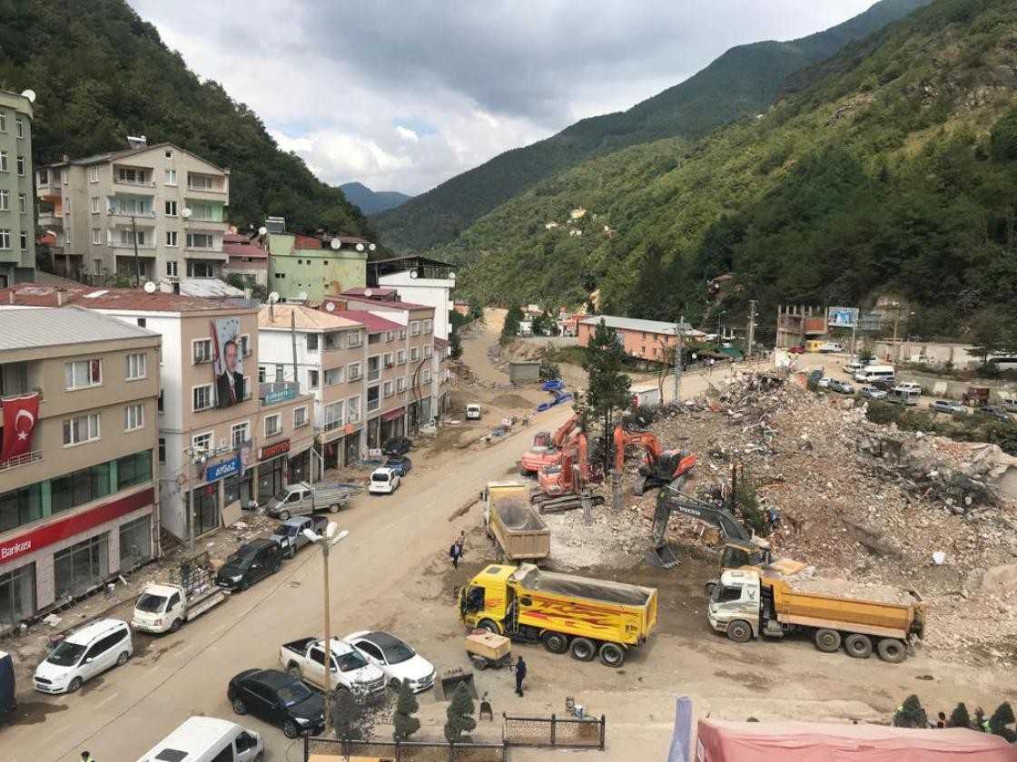Dereli yeniden inşa ediliyor