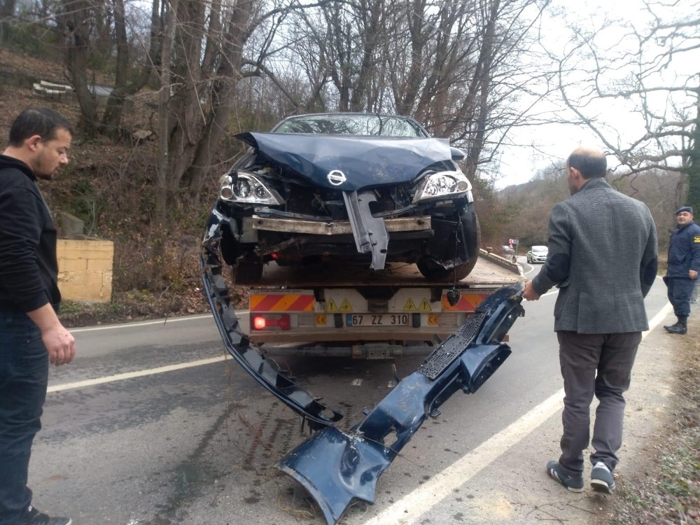 Dereye uçan araçtan burnu bile kanamadan kurtuldu 