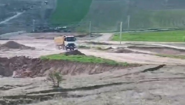 Derin çukurlar oluştu herkes paniğe kapıldı