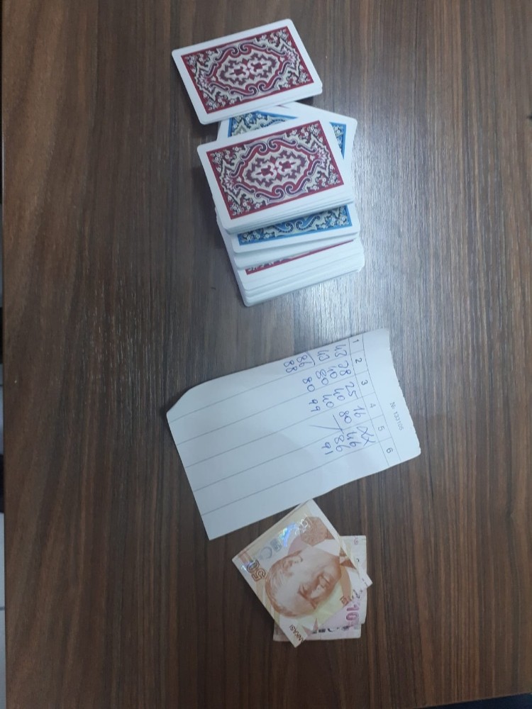 Dernek binasında kumar 
