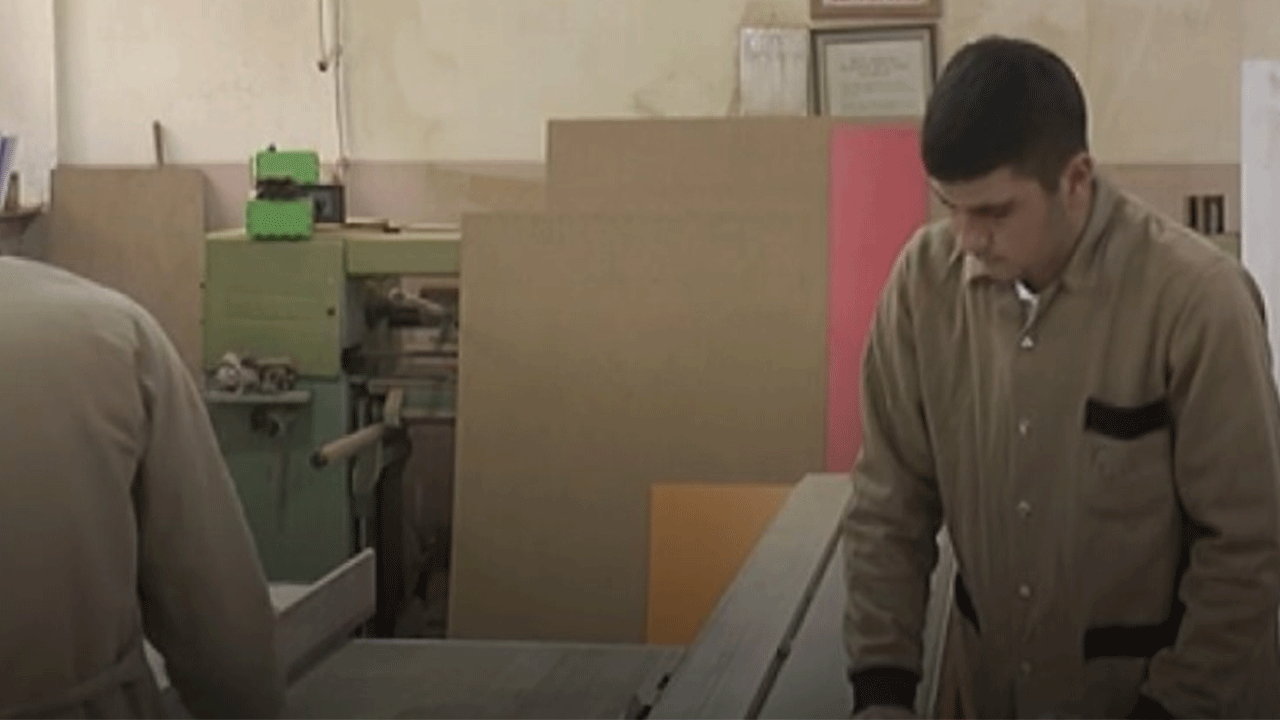 Ders almaya geldiler, 1 yılda 1 milyon 6 bin lira ciro yaptılar!