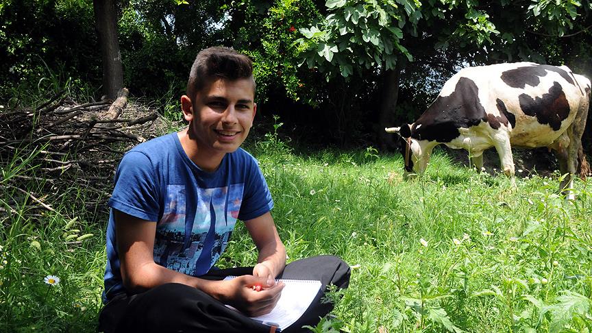 Dershanede değil, tarlada hazırlandı, tüm soruları doğru cevapladı