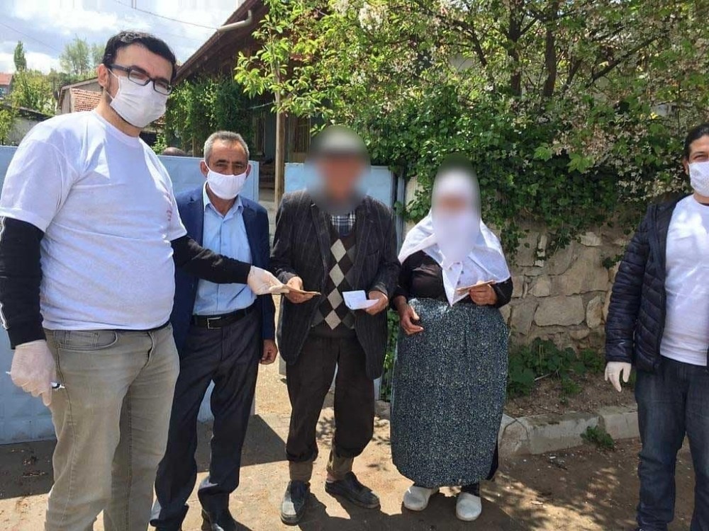 Destek ödemeleri 65 yaş üstü vatandaşların evine kadar teslim ediliyor 