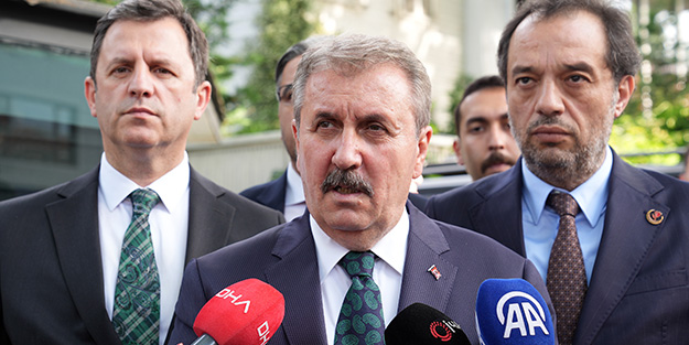 Destici: Özgür Özel'in Cumhurbaşkanımızla ilgili açıklamaları büyük bir kazanç!