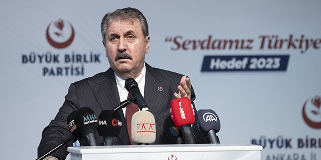 Saraçhane'deki mitinge dikkat çekti! 'Akşener İmamoğlu'nu 6'lı masanın adayı ilan etti'