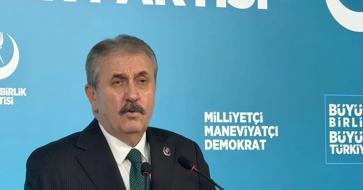 Destici'den Azerbaycan'a başörtüsü çağrısı: Öğrenci ve kamu görevlisinin hakkı korunmalı