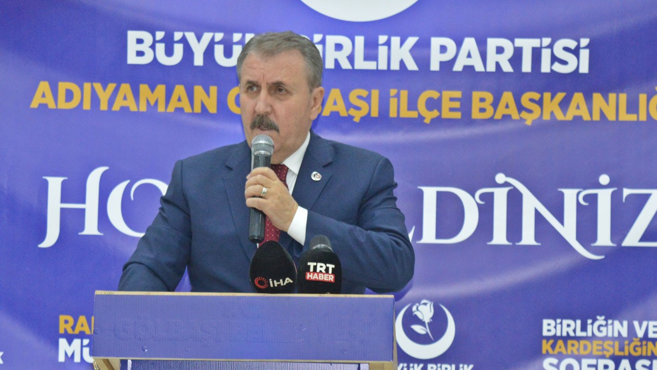 Destici'den İslam ülkelerine çağrı: İspanya kadar bile yok musunuz?