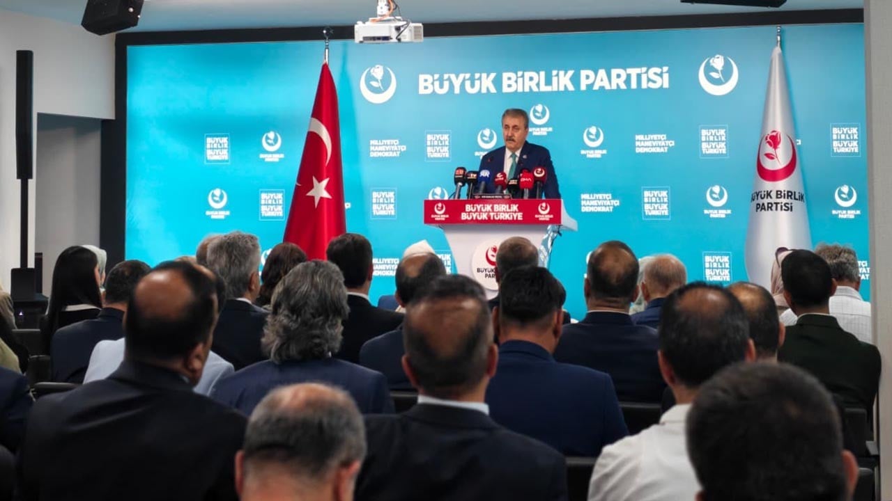 Destici’den zirve öncesi DEM uyarısı ‘Özgürlük’ maskeli eylemler engellensin