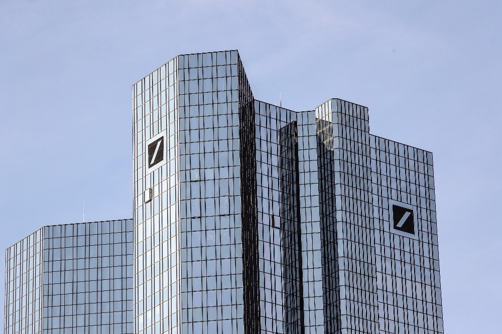 Deutsche Bank çalışanları Commerzbank ile birleşmeye hayır diyor 