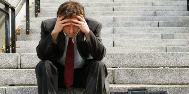 Dev banka yüzlerce kişiyi işten çıkaracak!