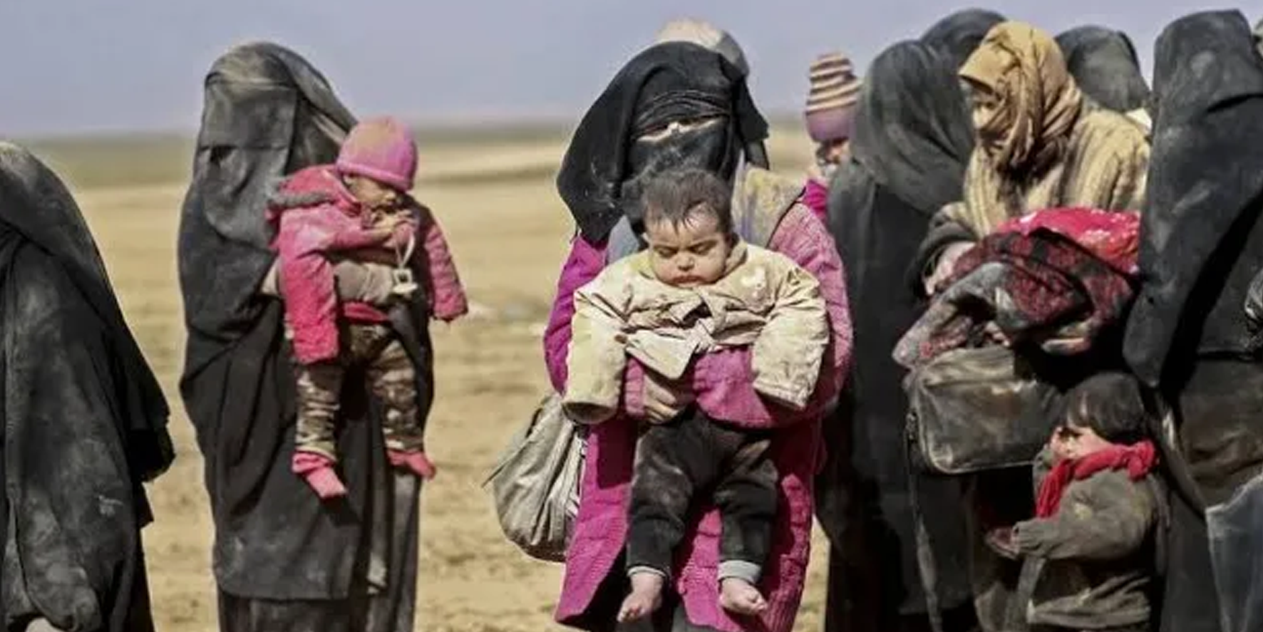 Dev bir açık hava hapishanesi olan Hol kampında çocuklar ölmek üzere!